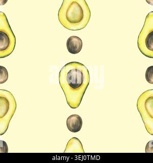 Nahtloses Avocado-Muster. Aquarell geschnittene Fruchtbrettscheiben mit Samen. Handgezeichnete Illustration auf isoliertem gelbem Hintergrund. Streifendesign Stockfoto