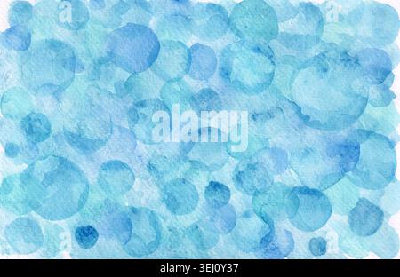Abstrakter Hintergrund mit blauen runden Beizen. Leichtes und luftiges Muster, das an Blasen erinnert, von Hand erstellt. Verschiedene Blautöne. Ideal für Geschlechterpartys, Kinder und Hochzeiten. Stockfoto