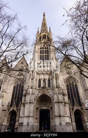 Lille France, Eglise Saint-Maurice de Lille, Außenansicht; katholische Kirche im gotischen Stil des 14. Jahrhunderts; Kirchen in Lille, Französisch-Flandern, Frankreich-Europa Stockfoto