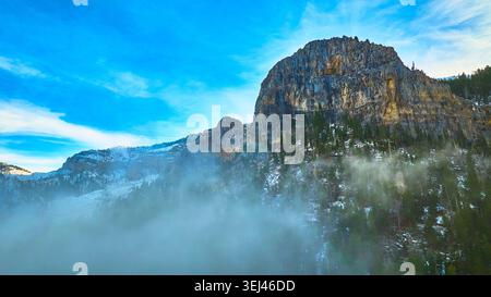 Mt. Charleston Snowy Mountain Peak and Forest with Mist United States Stockfoto