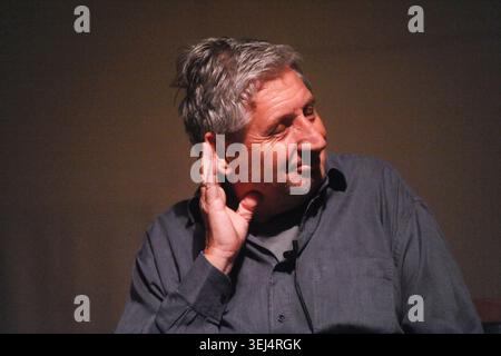 Englischer Art Director Storm Thorgerson im Blanton Museum of Art, Austin, Texas, 12. März 2011. (Foto: John Anderson/The Austin Chronicle) Stockfoto