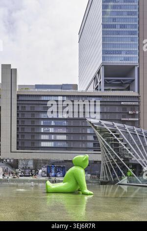 Osaka, Japan - 31. März 2025: Malerischer Blick auf Grand Green Osaka und Umekita Park entlang des Hauptbahnhofs Osaka, Japan Stockfoto