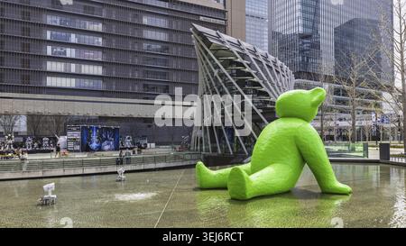 Osaka, Japan - 31. März 2025: Malerischer Blick auf Grand Green Osaka und Umekita Park entlang des Hauptbahnhofs Osaka, Japan Stockfoto