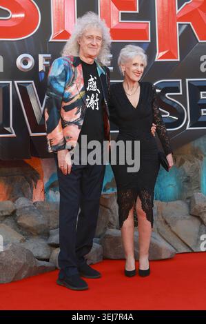 Brian May mit Ehefrau Anita Dobson bei der Premiere des Films Masters of the Universe am Cineworld Leicester Square. London, 27. Mai 2026 Stockfoto