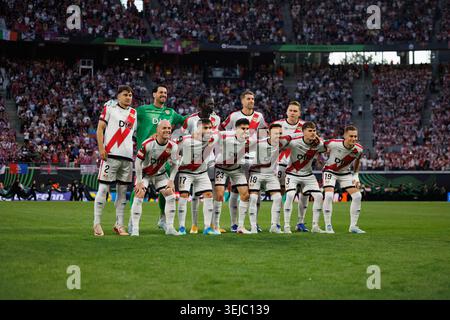 Rayo Vallecano Spieler, die im Endspiel der UEFA Conference League 2026 zwischen den Teams von Crystal Palace FC und Rayo Vallecano de Madrid (Maciej Rog) zu sehen waren Stockfoto