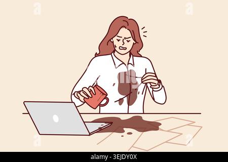 Eine Frau verschüttete Kaffee auf das Hemd, während sie Büroarbeiten machte und mit Laptops und Dokumenten am Tisch saß Stockfoto