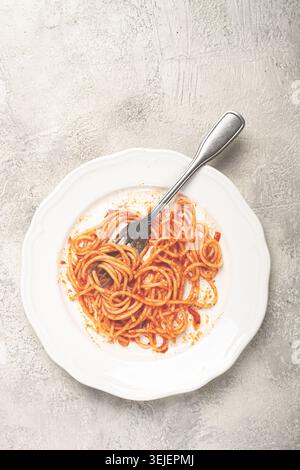 Ein Teller mit Spaghetti Bolognese, keine Leute, Stockfoto