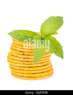Stapel Cracker mit Minzbonbons Stockfoto