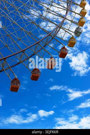 Minimalistische Komposition von Eye of Osaka in Japan Stockfoto