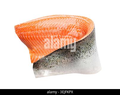 Frisches Lachsfilet isoliert, roher norwegischer Roter Fisch, Forellenfleisch Stück, großes frisches Atlantisches Lachsfilet auf weißem Hintergrund Stockfoto