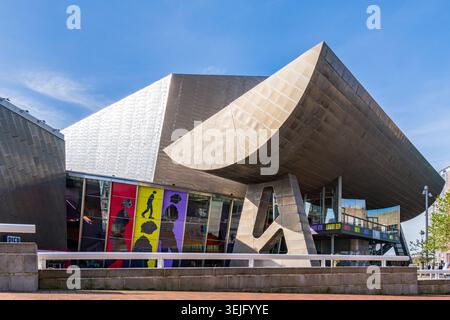 Das Lowry-Theater und die Galerie in Salford Quays, Greater Manchester. Stockfoto