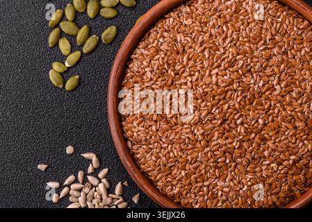 Leinsamen als Zutat für Öl, Bio-Mehl und gesunde Lebensmittel. Flachssamen Stockfoto