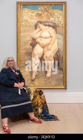 Sothebys, London, Großbritannien. Mai 2026. Sotheby’s Today vereint in seinen Londoner Galerien Lucian Freuds Meisterwerk Sleeping by the Lion Carpet (25-35 Millionen Pfund) mit dem berühmten Sitter Sue Tilley, dem „Benefits Supervisor“ des Gemäldes. Als „das wichtigste Werk, das Freud jemals gemalt hat“ gilt das Gemälde als das letzte und ehrgeizigste Werk des gefeierten Quartetts von monumentalen Porträts Tilleys. Quelle: Malcolm Park/Alamy Live News Stockfoto