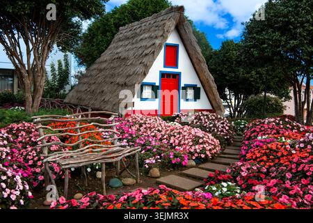 Traditionelles Strohhaus in Santana, Casa de Colmo, Madeira Island, Portugal Stockfoto
