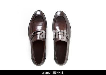 Männliche braune Lederschuhe isoliert auf weißem Hintergrund. Stockfoto