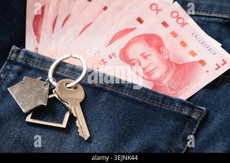 Viele chinesische Yuan-Banknoten. Chinesische Papierwährung Yuan-Renminbi-Banknoten Hintergrund. Stockfoto