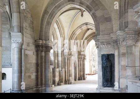 Ambulatorium des gotischen Doms St. Mauritius und Katharina, Magdeburger Dom, erbaut von 1209 bis 1520 in Magdebur Stockfoto