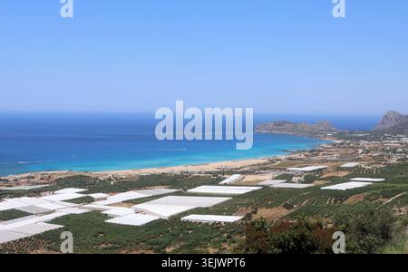 Westkreta Falasarna Falasarna Griechenland 29.05.26 Falasarna Strand mit Landwirtschaft Falasarna Ort Kreta Griechenland *** Westkreta Falasarna Falasarna Griechenland 29 05 26 Falasarna Strand mit Landwirtschaft Falasarna Place Kreta Griechenland Stockfoto
