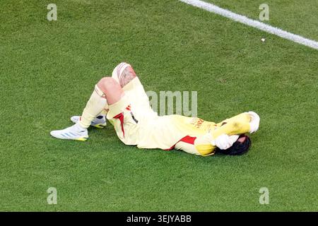Arsenal-Torhüter David Raya reagiert, nachdem seine Mannschaft im Elfmeterschießen beim UEFA Champions League-Finale in der Puskas Arena in Budapest verloren hat. Bilddatum: Samstag, 30. Mai 2026. Stockfoto