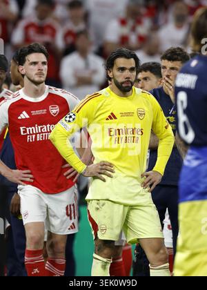 BUDAPEST - (lr) Declan Rice von Arsenal FC, Arsenal FC Torhüter David Raya enttäuschte nach dem Finale der UEFA Champions League zwischen Paris Saint-Germain und Arsenal FC am 30. Mai 2026 in der Puskás Arena in Budapest, Ungarn. MAURICE VAN STEEN / ANP Stockfoto
