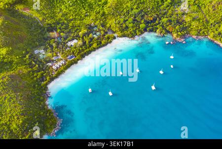 Luftaufnahme des Strandes von Anse Lazio, Praslin, Seychellen Stockfoto