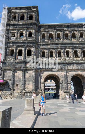 Trier, Deutschland - Juli 06, 2018: antikes Tor Porta Nigra (Schwarze Tor) im Zentrum von Trier. Stockfoto