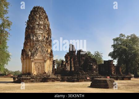 Blick auf den Wat Phra Phai Luang Tempel im historischen Park, archäologische Stätte, antike Ruinen von Sukhothai, Thailand 2023 Stockfoto