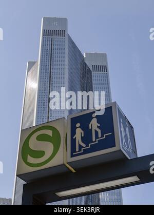 Das Trianon ist ein Hochhaus im Westend von Frankfurt am Main Stockfoto