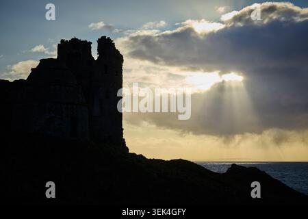 Dunure Castle, Ayr, Überreste einer mittelalterlichen Küstenfestung Stockfoto