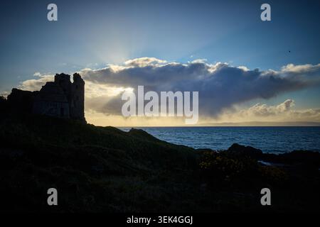 Dunure Castle, Ayr, Überreste einer mittelalterlichen Küstenfestung Stockfoto