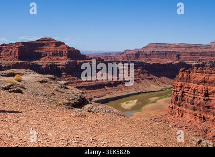 Moab, Utah 15. Mai 2026 der niedrige Wasserstand im Colorado Rive offenbart eine Insel im Fluss Stockfoto