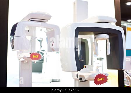 Dentaler 3D-Scanner zur Implantatplatzierung Stockfoto