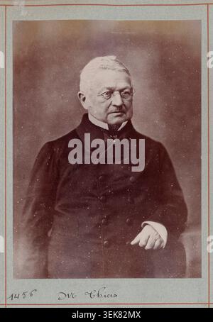 Adolphe Thiers (1797–1877) posiert für ein Studio-Porträt, das 1894 von Atelier Nadar produziert wurde. Der silberne Gelatinedruck zeichnet eine formelle Porträtsitzung aus dem 19. Jahrhundert auf und folgt den Pariser Atelierkonventionen dieser Zeit. Stockfoto