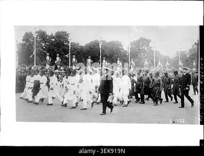 Die Siegesparade findet am 19. Juli 1919 in London statt, wo Nachkriegsfeiern und offizielle militärische Zeremonien stattfinden, an denen Stadtbeamte und Truppen teilnehmen. Stockfoto