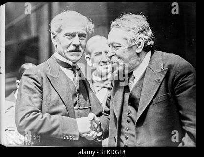 James Ramsay MacDonald und Aristide Briand posieren für offizielle Porträts auf der Londoner Konferenz 1931, fotografiert von Agence Rol für Agenturdokumentationen. Stockfoto