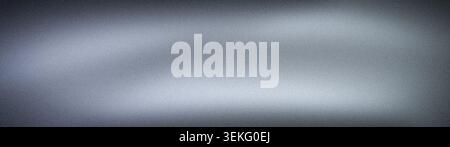 Minimalistischer abstrakter, breiter Hintergrund mit einer körnigen Textur mit monochromatischem Silber- und Grauverlauf, perfekt für professionelle Banner und Wal Stockfoto