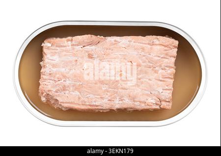 Lachsfilet im eigenen Saft, in einer offenen Dose. Rosafarbenes Lachsfilet, Oncorhynchus gorbuscha, ein wild gefangener pazifischer Lachs mit blassrosa Farbe. Stockfoto