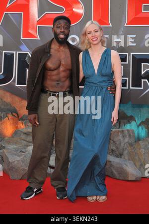 Ross Garshong und Ellie Buckley bei der britischen Filmpremiere „Masters of the Universe“, Cineworld Leicester Square, Leicester Square, am Mittwoch, den 2. Mai Stockfoto