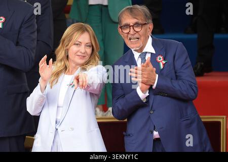 Italien, Rom, 2. Juni 2026: Tag der Italienischen Republik, Militärparade in der Via dei Fori Imperiali, auf dem Foto der italienische Premierminister Giorgia Meloni und Ignazio La Russa, Präsident des Senats Foto © Stefano Carofei/Sintesi/Alamy Live News Stockfoto