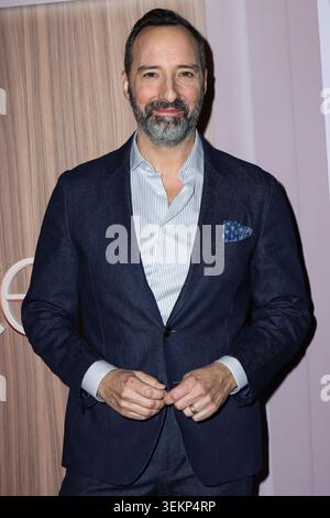 New York City, Usa. Juni 2026. MANHATTAN, NEW YORK CITY, NEW YORK, USA - 02. JUNI: Tony Hale kommt bei der New Yorker Premiere von Netflix's „Office Romance“ an, die am 2. Juni 2026 am Regal Union Square in den One Union Square South Luxury Apartments in Manhattan, New York City, New York, USA stattfindet. ( Quelle: Image Press Agency/Alamy Live News Stockfoto
