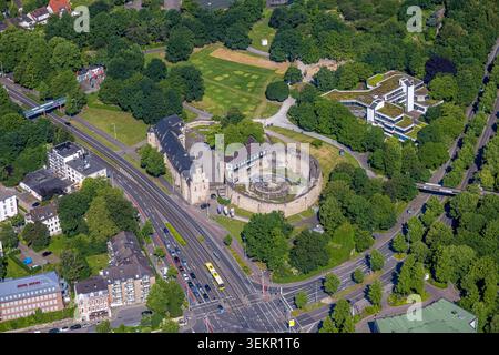 Luftbild, Schloß Broich, historische Sehenswürdigkeiten und Gastronomie Lage, Broich - Ost, Mülheim, Ruhrgebiet, Nordrhein-Westfalen, Deutschland ACHTUNGxMINDESTHONORARx60xEURO *** Luftsicht, Schloss Broich, historische Sehenswürdigkeit und Gastronomie Lage, Broich Ost, Mülheim, Ruhrgebiet, Nordrhein-Westfalen, Deutschland ATTENTIONxMINDESTHONORARx60xEURO Stockfoto