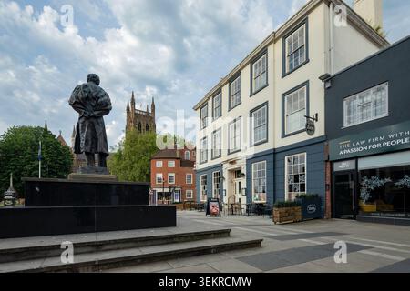 Edward Elgar Statue im Stadtzentrum von Worcester. Stockfoto