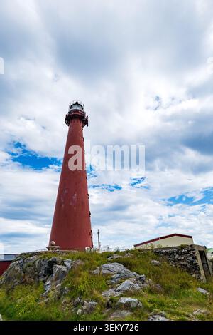 Andoya, Norwegen - 08.02.2024: Leuchtturm von Andenes, ein touristisches Wahrzeichen in Andoya, Norwegen Stockfoto