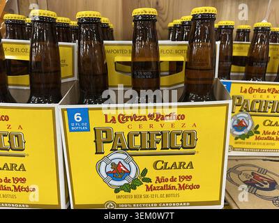 Container mit Pacifico Beer, Lafayette, Kalifornien, Mai 2026. (Foto: Smith Collection/Gado/SIPA USA) Stockfoto