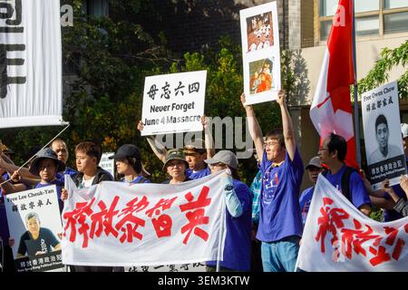 Toronto, Kanada. Juni 2026. Aktivisten aus Toronto erinnern an den Vorfall auf dem Platz des Himmlischen Friedens am 4. Juni 1989 mit einer Kundgebung im chinesischen Konsulat. Quelle: A Duan/Alamy Live News Stockfoto