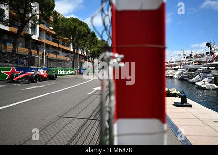 Montecarlo, Monaco, Monaco. Juni 2026. Der britische Fahrer Lewis Hamilton, Scuderia Ferrari HP fährt während des ersten Trainings des Formel 1 Louis Vuitton Grand Prix de Monaco in Montecarlo. (Kreditbild: © Daisy Facinelli/ZUMA Press Wire) NUR REDAKTIONELLE VERWENDUNG! Nicht für kommerzielle ZWECKE! Stockfoto