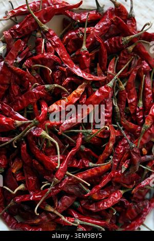 Rote heiße getrocknete indische Chilischote aus nächster Nähe Stockfoto