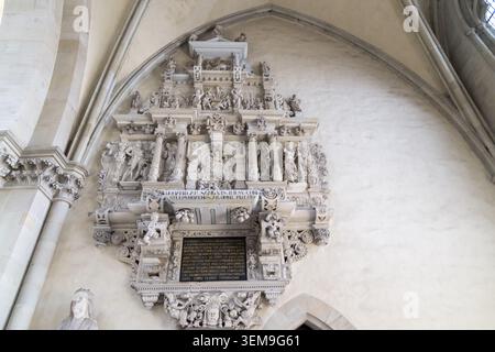 Renaissance Epitaph von Werner von Plotho 1589 von Hans Klintzsch im Nordschiff des gotischen Domes St. Mauritius und Katharina Stockfoto