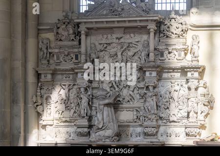 Reneissanz Epitaph von Johannes von Bothmar 1584 bis 1595 von Hans Klintzsch im Nordschiff des gotischen Dom St. Mauritius und Katharina Stockfoto