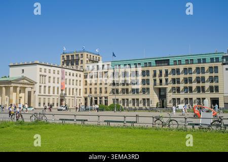 Max-Liebermann-Haus, Palais am Pariser Platz und Allianz-Forum, Pariser Platz, Mitte, Berlin, Deutschland Stockfoto